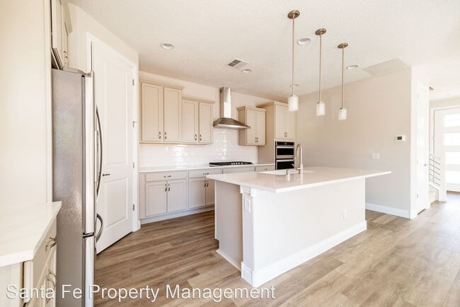 Building Photo - 3 br, 2.5 bath House - 4931 Venado Peak