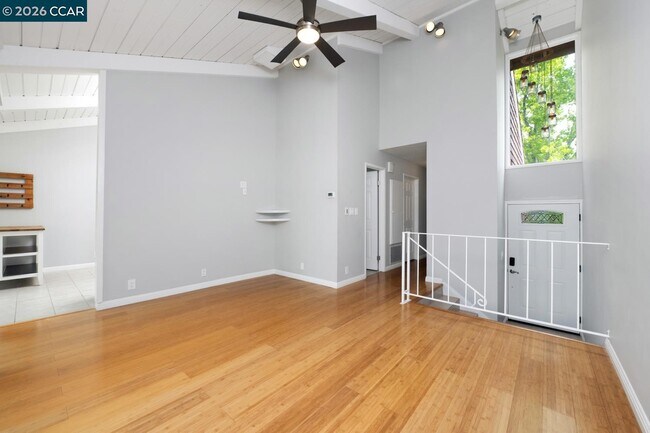 Foto del edificio - 238 Thistle Cir