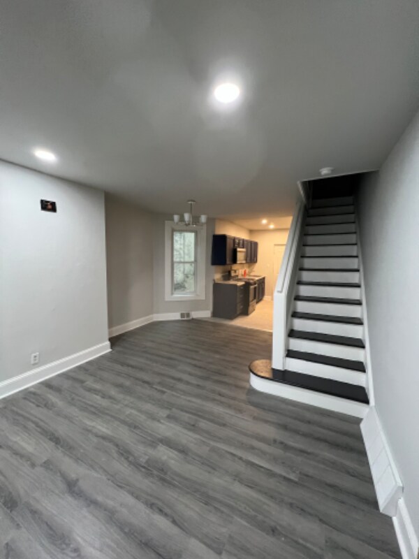 Building Photo - 53XX Glenmore Ave