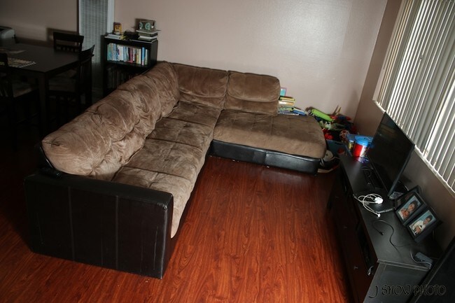Interior Photo - 4822 W 116th St