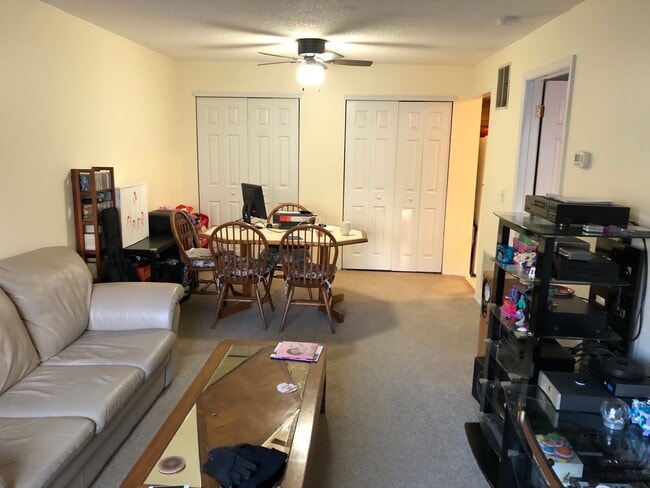 Building Photo - 1243 Mulberry Dr