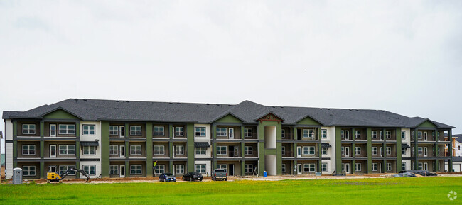 Building Photo - Saxon Pond Flats