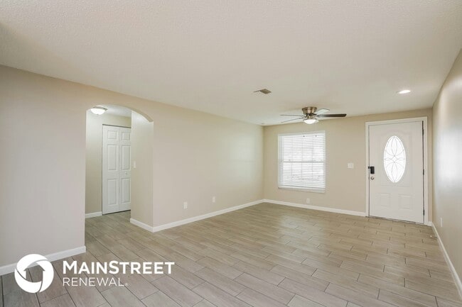Foto del edificio - 16003 Woodpine Dr