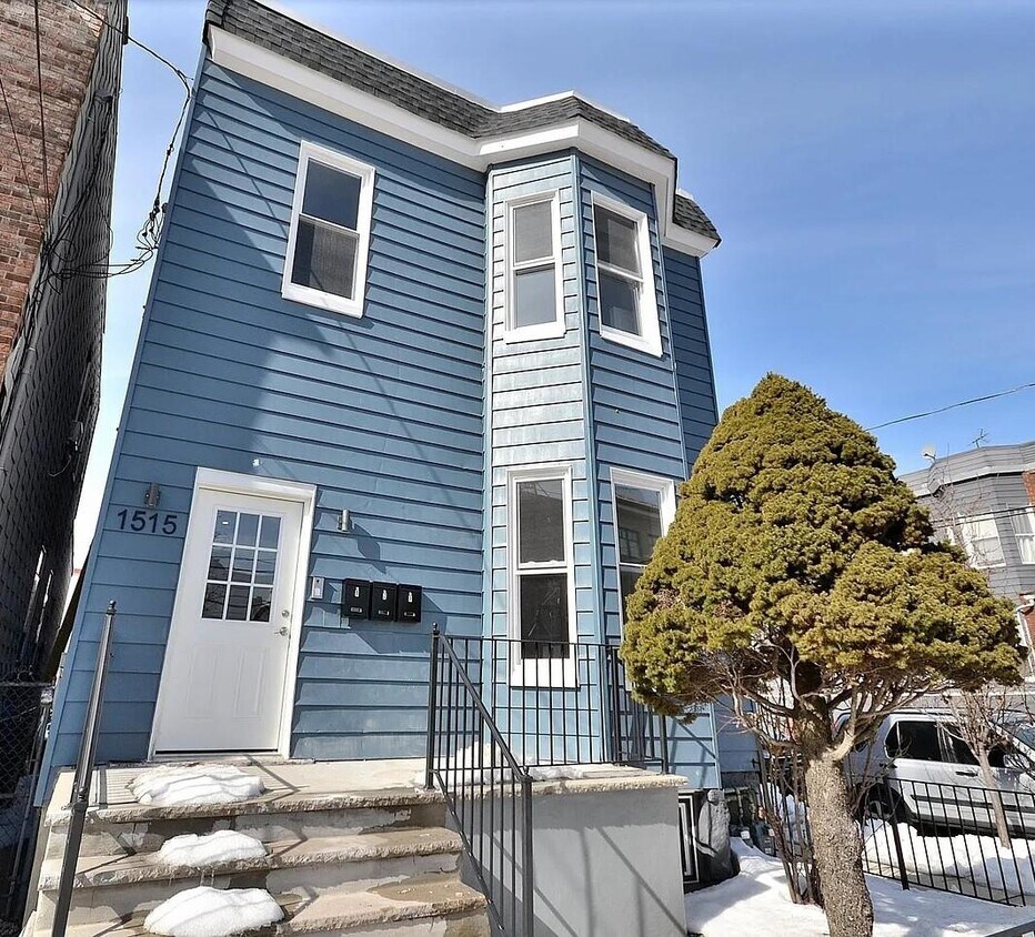 Foto principal - 1515 Kerrigan Ave