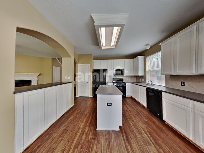 Building Photo - 26004 Castle Meadow Ln