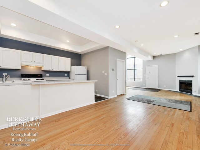 Foto del edificio - 2105 W Division St