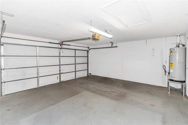 Foto del edificio - 5910 Petunia Ln