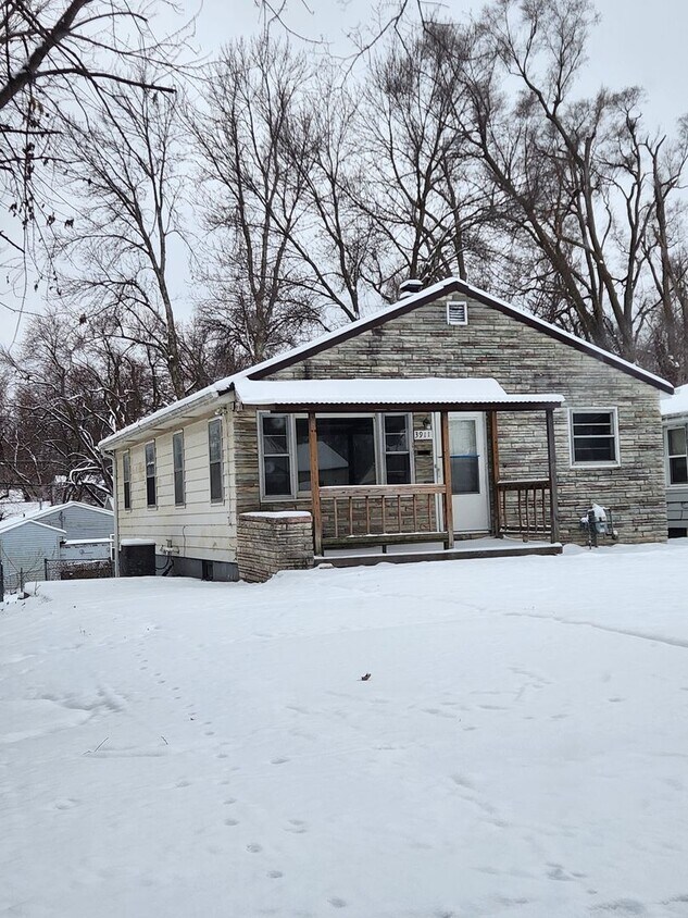 Foto principal - 3911 Kansas Ave