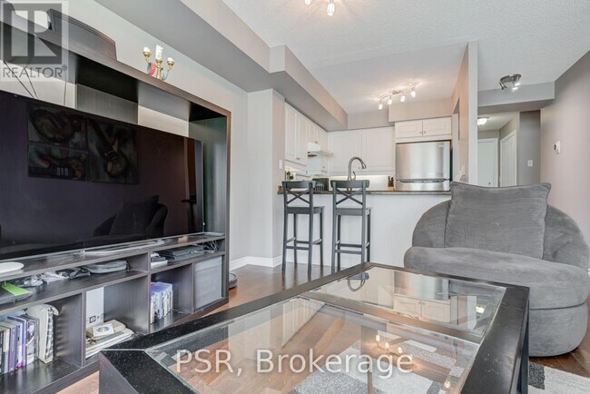 Photo du bâtiment - 2111-2111 Lake Shore Blvd W