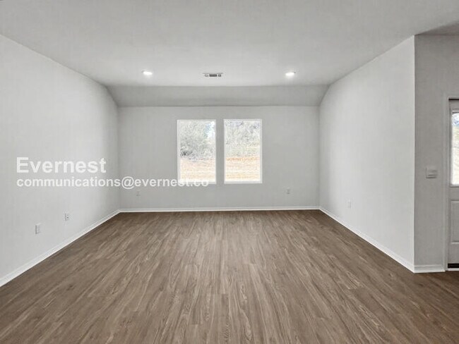 Foto del edificio - 1515 Ridgefield Cir