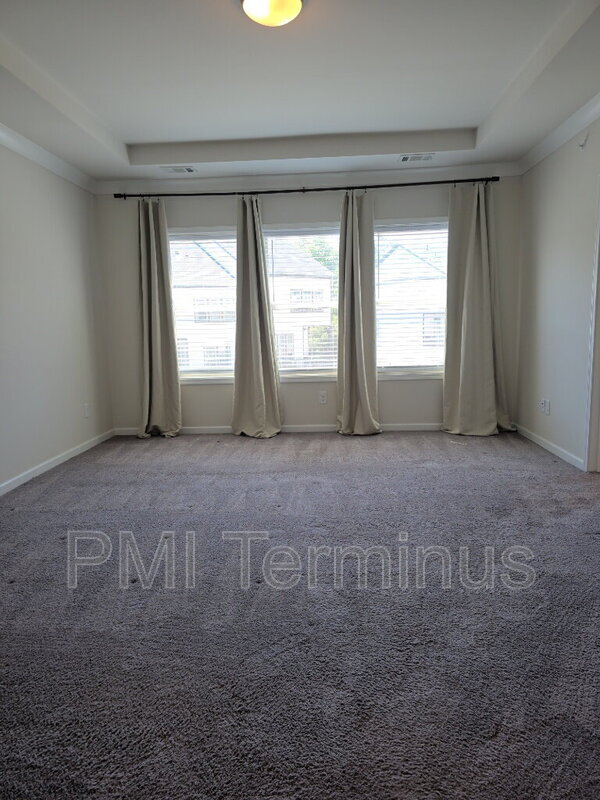 Building Photo - 1655 Mountain Top Ln SE