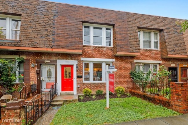 Building Photo - 4 br, 3 bath House - 3330 Croffut Pl SE