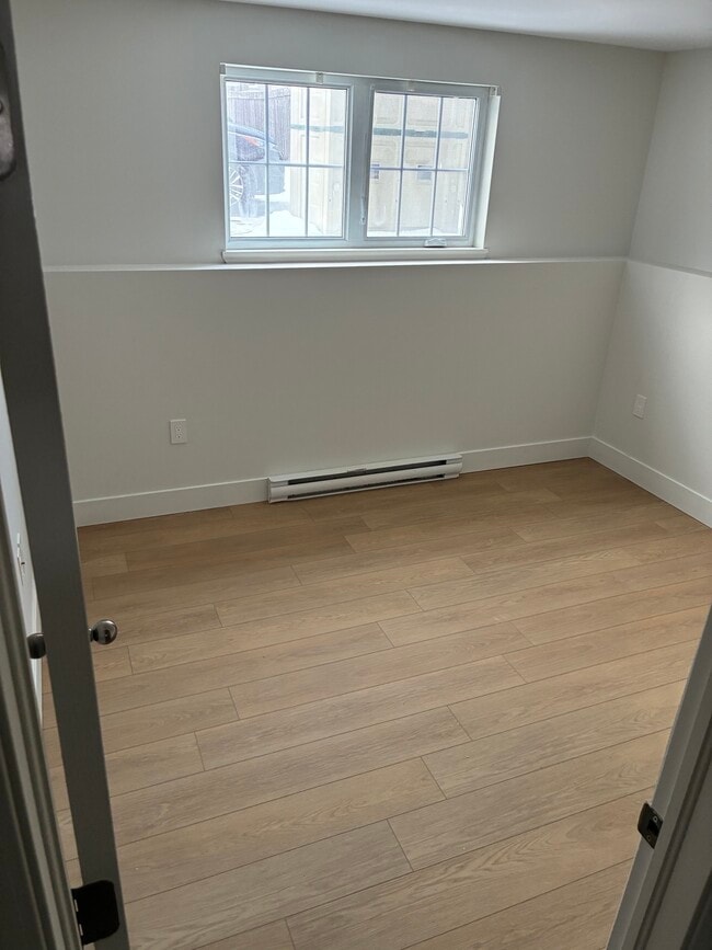 Building Photo - 348 Lutz St