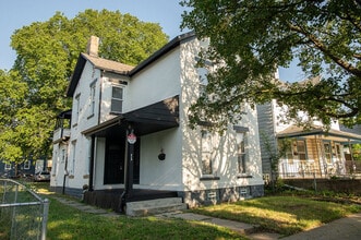 Building Photo - 415 Brightwood Ave