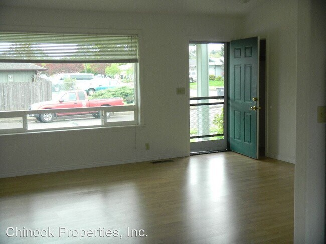 Building Photo - 1496 Logan St