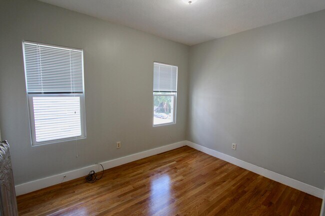 Foto del edificio - 109 Pleasant St