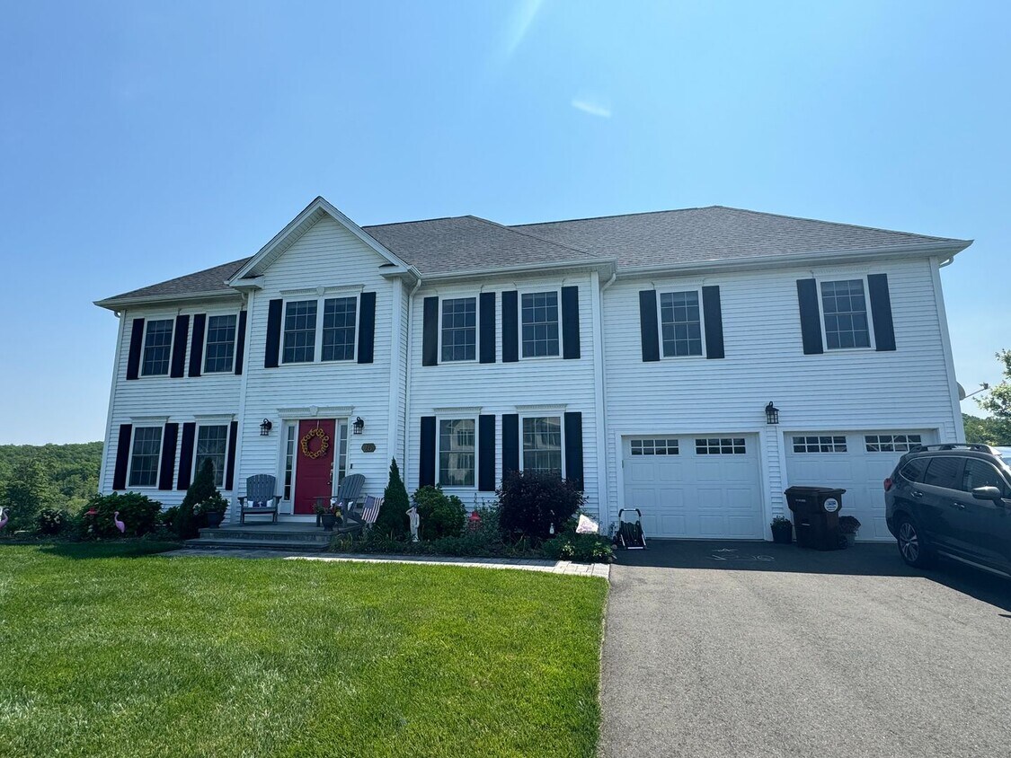 Primary Photo - Beautiful 4 Bedroom Colonial