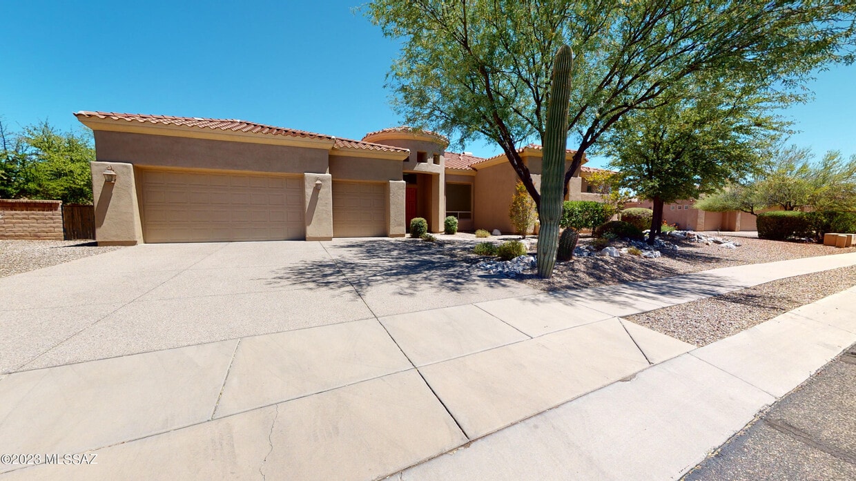 Primary Photo - 6124 N Pinnacle Ridge Dr
