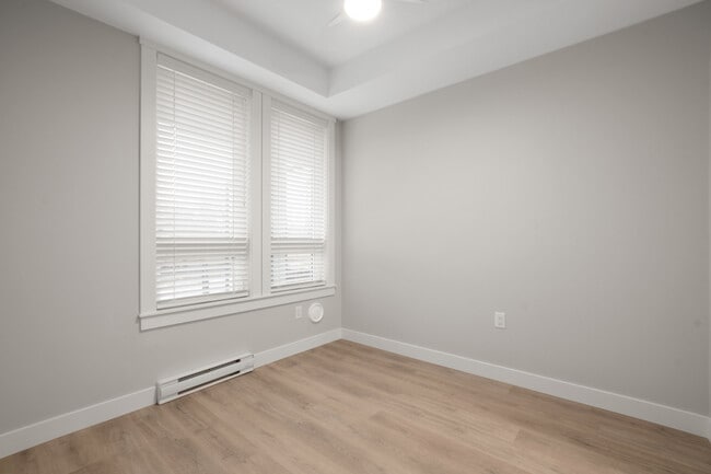 Building Photo - Pinnacle Suites