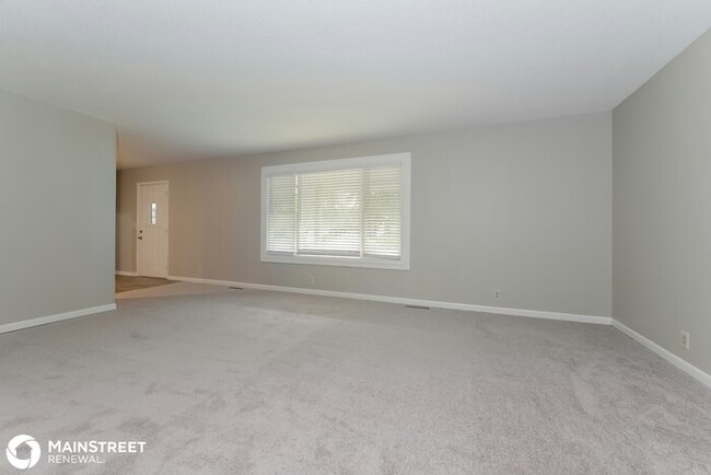 Building Photo - 6400 Longview Rd, Shawnee, KS 66218