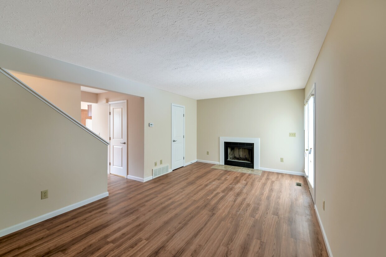 Family room - 3180 Griggsview Ct