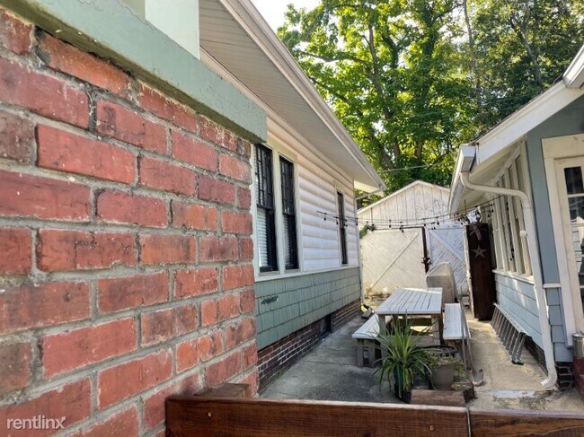 Building Photo - 2 br, 1 bath House - 1105 Eleanor St