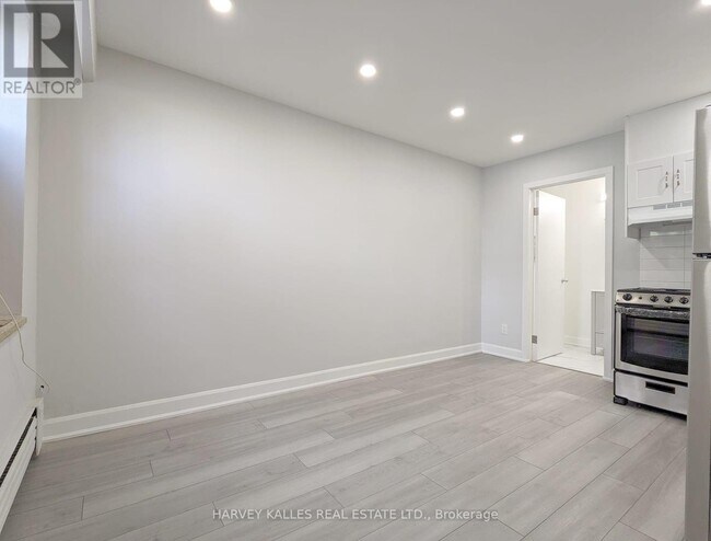 Photo du bâtiment - 125 Shelborne Ave