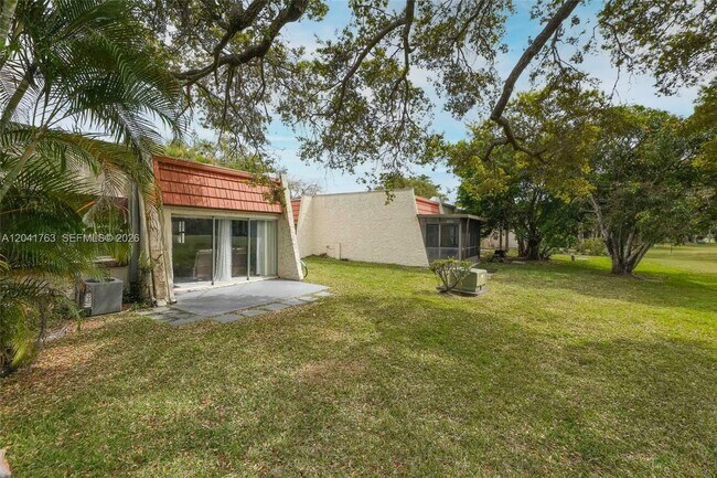 Building Photo - 6553 NW 99th Ave