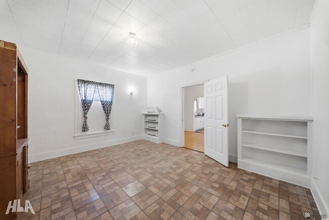 Building Photo - 593 S 1st Ave