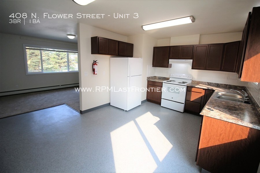 Primary Photo - Top Floor FULLY Remodeled Three Bedroom