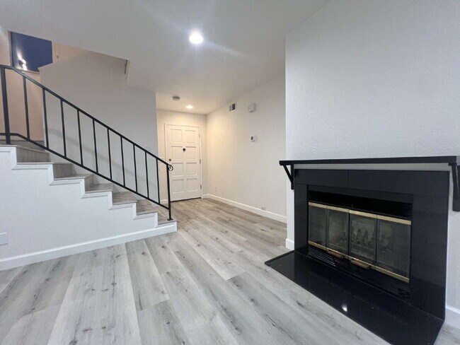 Foto del edificio - Remodeled 2 Bedroom home San Jose Home in great location