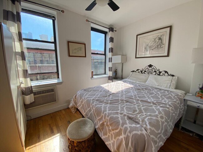 Foto del edificio - 525 W 49th St