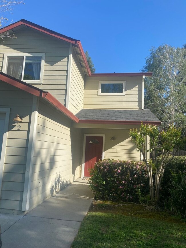Building Photo - 563 Morgan Dr