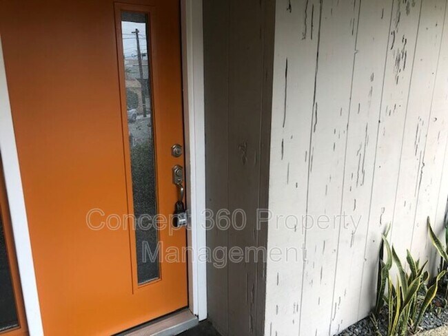 Building Photo - 4126 Hathaway Ave