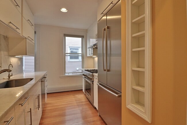 Building Photo - 84 Tremont St