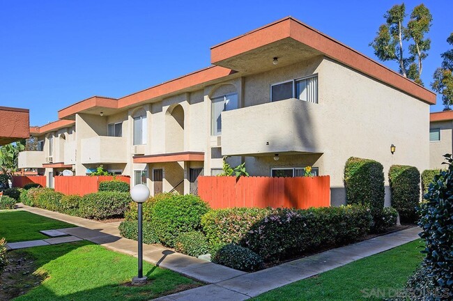 Building Photo - 9562 Carroll Canyon Rd