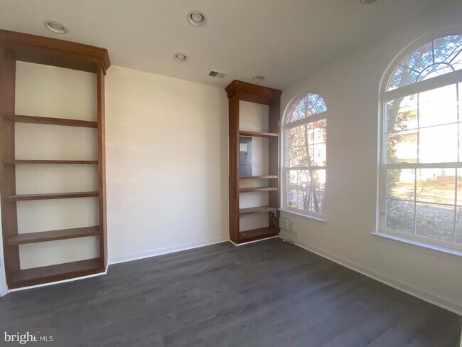 Building Photo - 13400 Fountain Club Dr