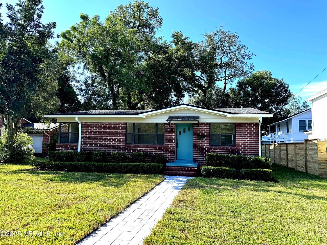 Foto principal - 4238 Appleton Ave