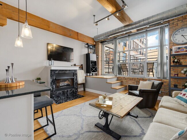 Foto del edificio - 1344 W Madison St