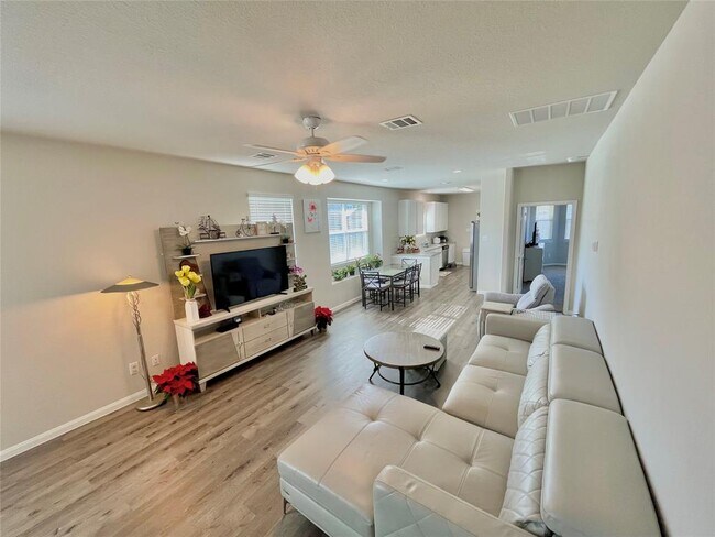 Building Photo - 25558 Woodmere Spur Ln