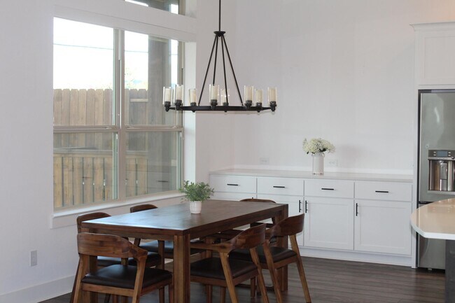 Foto del edificio - 6606 Capstone Oak Ave