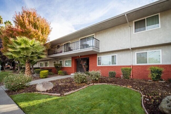 Building Photo - $1,000 moves you in today, no rent until 4...