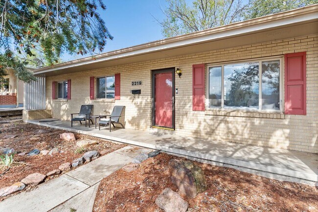 Foto del edificio - 2219 N Farragut Ave