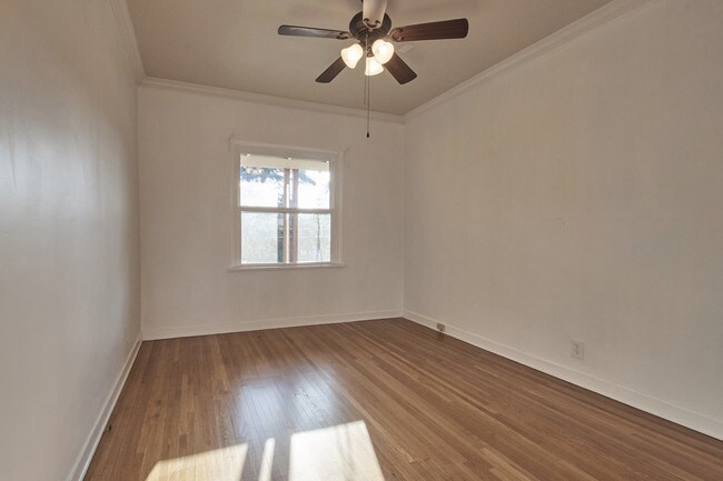 Dormitorio 2 - 4522 Alumni Ave