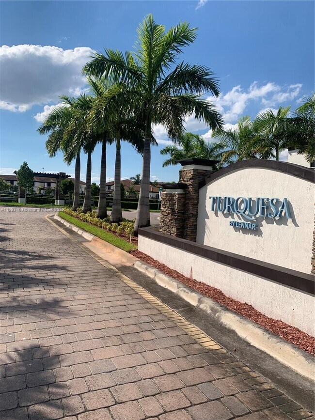 Foto del edificio - 18380 NW 91st Ct