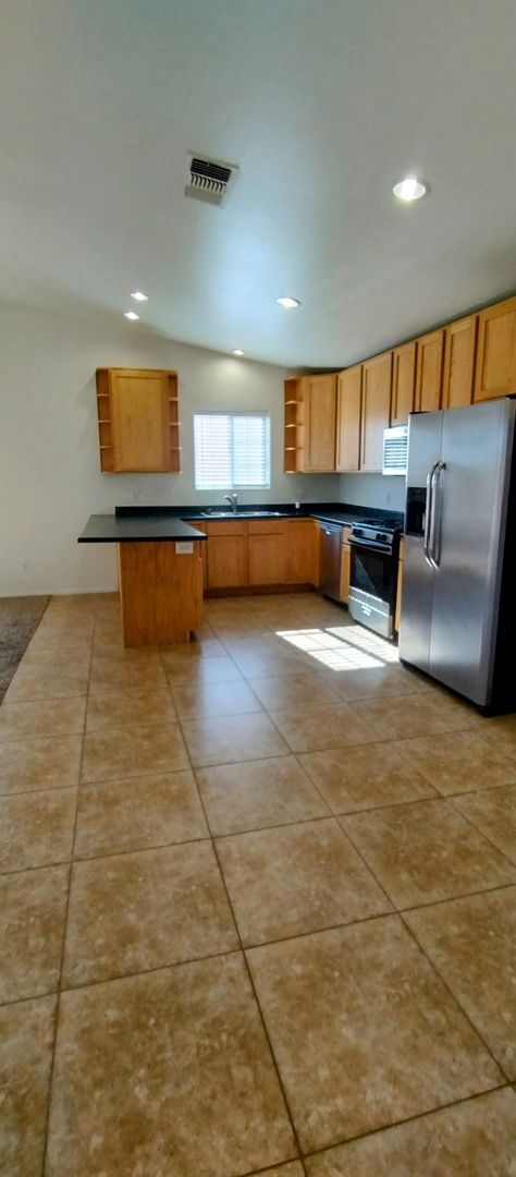 Building Photo - Very nice Three bedroom Two bath in Twentynine Palms