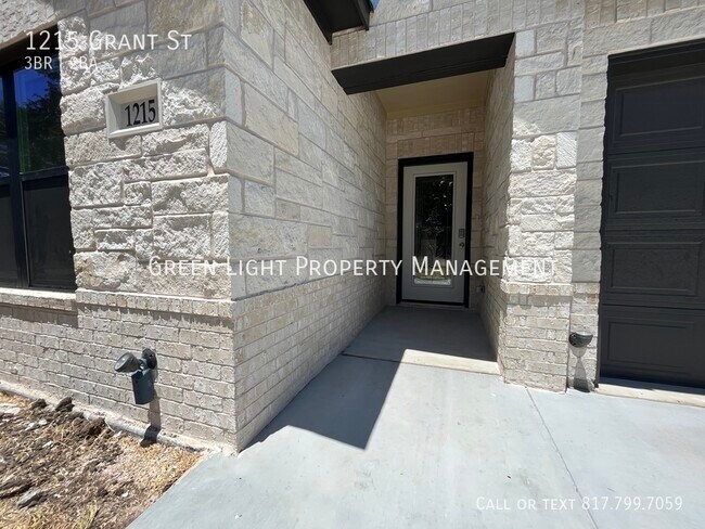 Building Photo - 1215 Grant St