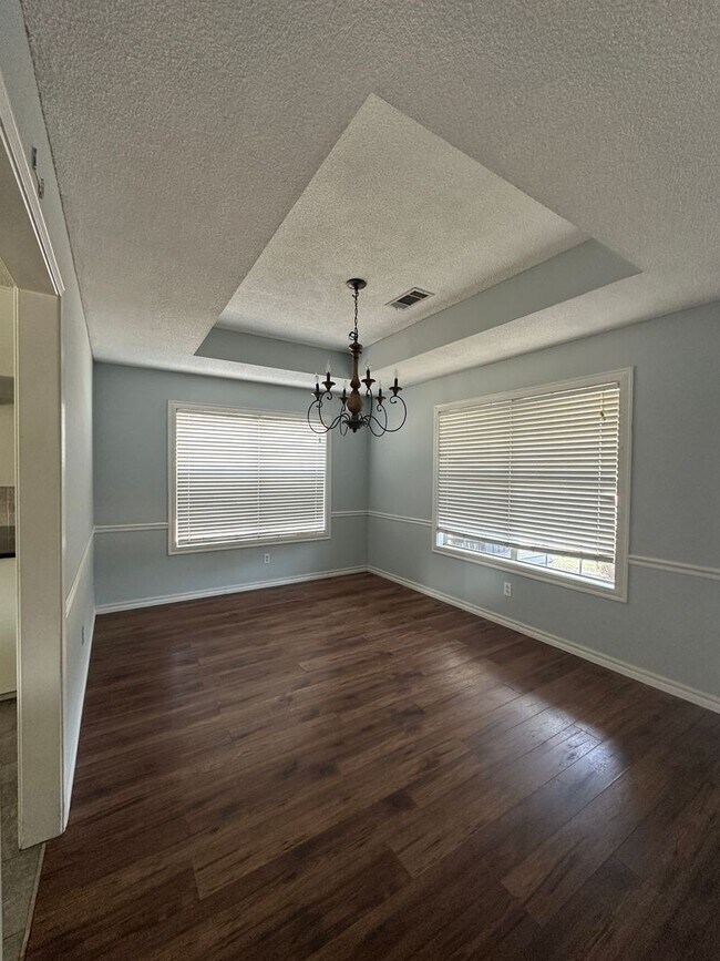 Building Photo - $2,000.00 MOVE-IN-SPECIAL