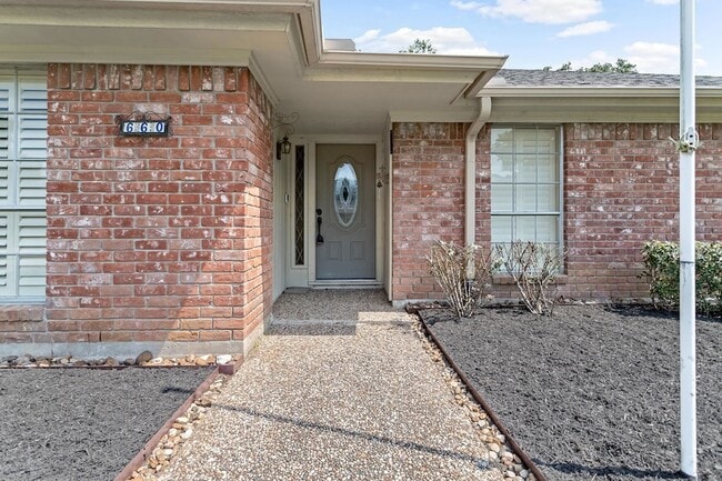 Foto del edificio - 660 Bancroft Dr