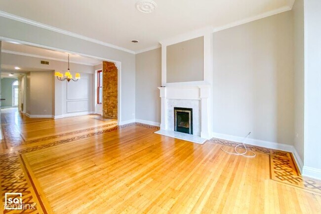 Building Photo - 2523 N Burling St
